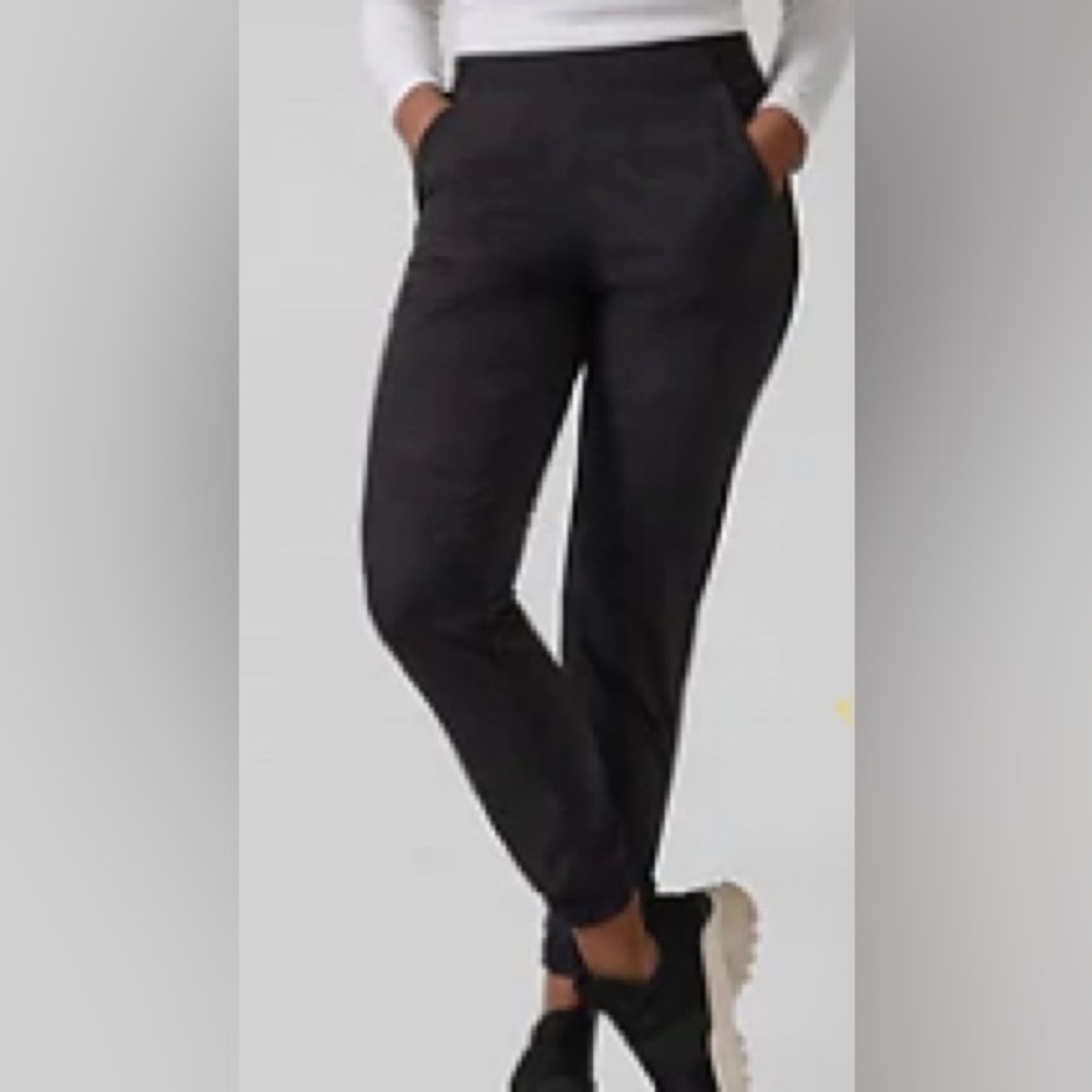 Athleta Brooklyn Black Camo Lux Jogger. Size 22